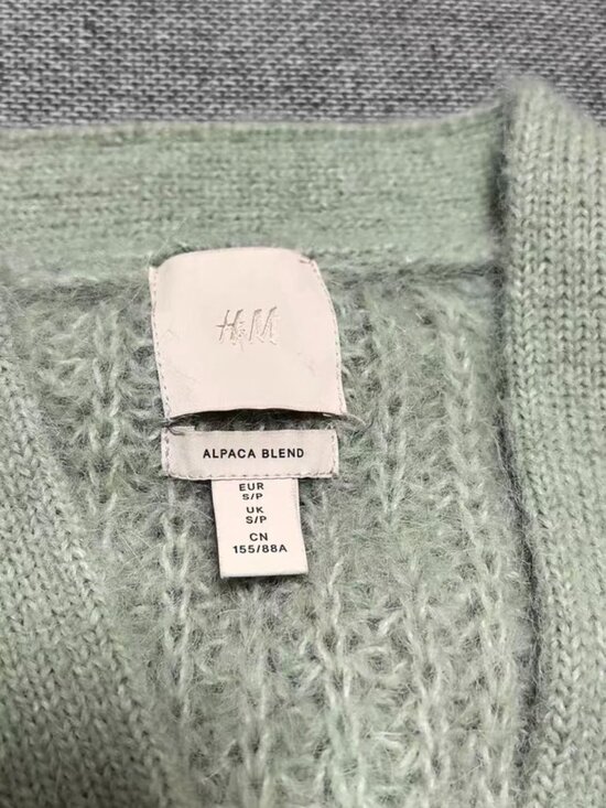H&M Alpaca Wool Cardigan – Size S, Light Green – Cozy & Versatile 🍃🧶 - Picture 3 of 7